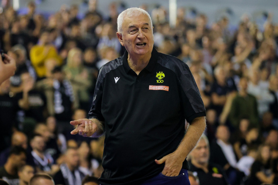 VELIKO PRIZNANJE: Bivši trener Crvene zvezde proglašen za najboljeg trenera Lige šampiona!
