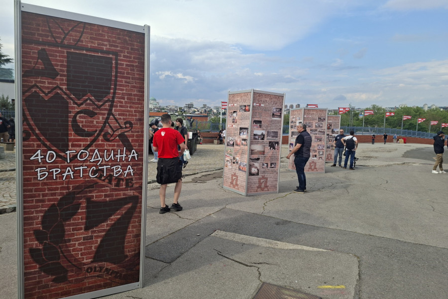POSEBAN GEST ISPRED MARAKANE: Pogledajte kako Zvezda obeležava 40 godina bratstva sa Olimpijakosom (FOTO, VIDEO)