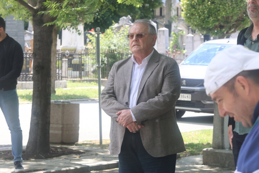 I ON JE TU: Nebojša Čović došao na sahranu Vladimira Cvetkovića - sreo se sa Vučićem (VIDEO)