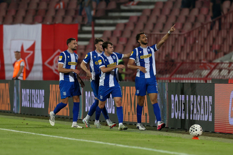 HLADAN TUŠ USRED ŠAMPIONSKOG SLAVLJA: Kardinalna greška Gudelja, OFK Beograd vodi na Marakani (VIDEO)