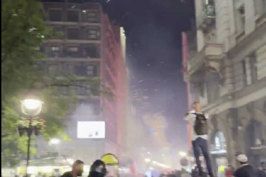 "GORI" KNEZ MIHAJLOVA: Delije napravile ŠOU u centru Beograda! (VIDEO)