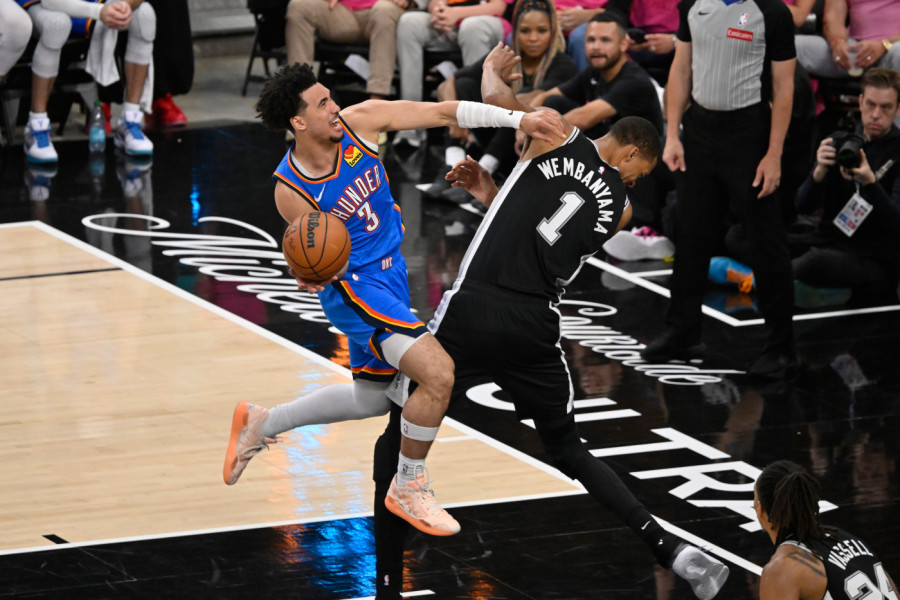 NBA SPEKTAKL! Vembanjama na kolenima, Oklahoma vratila brejk protiv San Antonija
