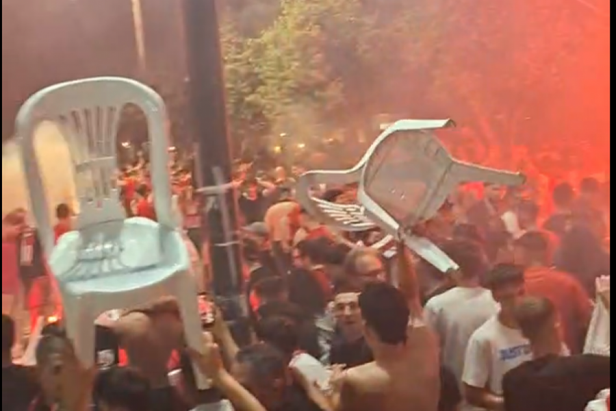 LUDNICA U PIREJU: Navijači Olimpijakosa na spektakularan način proslavili titulu Evrolige! (VIDEO)
