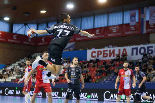 VOJVODINA - PARTIZAN: Vode crno-beli na poluvremenu!