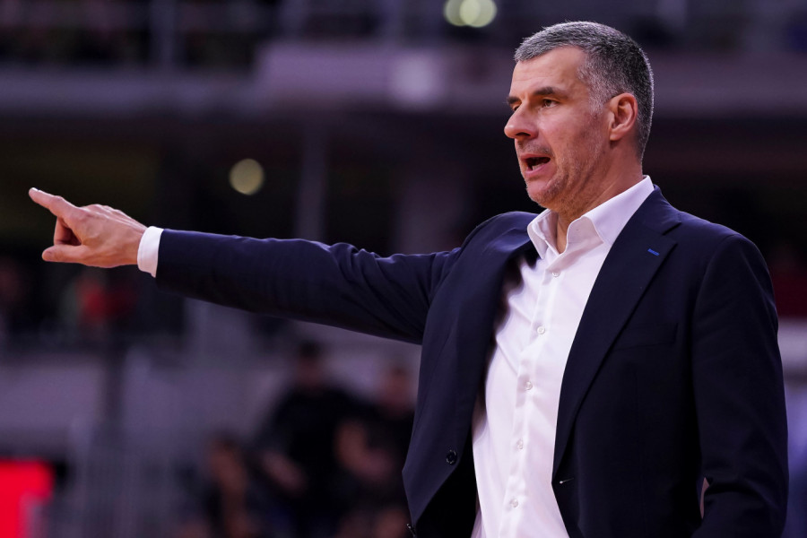 "DUŠKO VUJOŠEVIĆ JE MNOGO UTICAO NA MENE": Emotivni Vladimir Jovanović otkrio kome posvećuje istorijski trofej (VIDEO)
