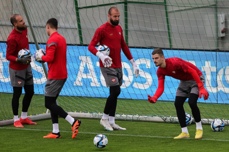 GOLMAN SRBIJE BRANIĆE GOL HRVATA?! Paunovićevog aduta sele u komšiluk
