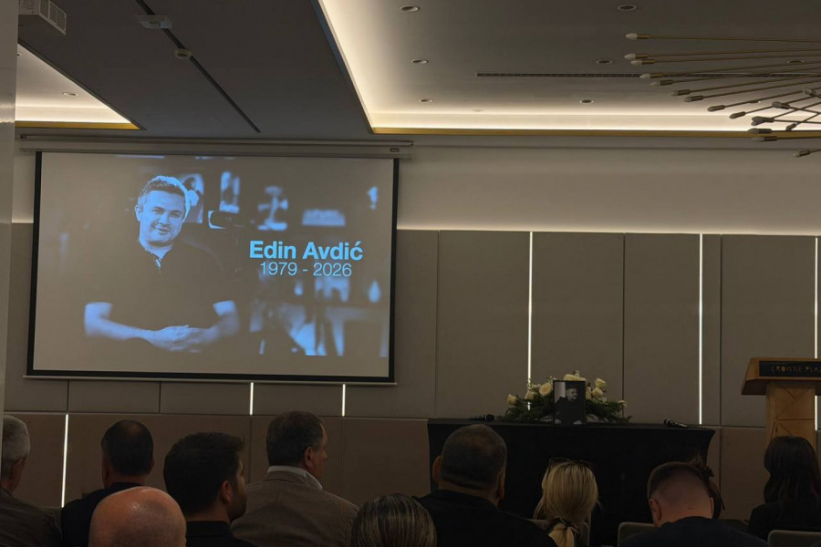 EMOTIVNI TRENUTAK NA KOMEMORACIJI: Kratki film o životu i karijeri Edina Avdića (FOTO)