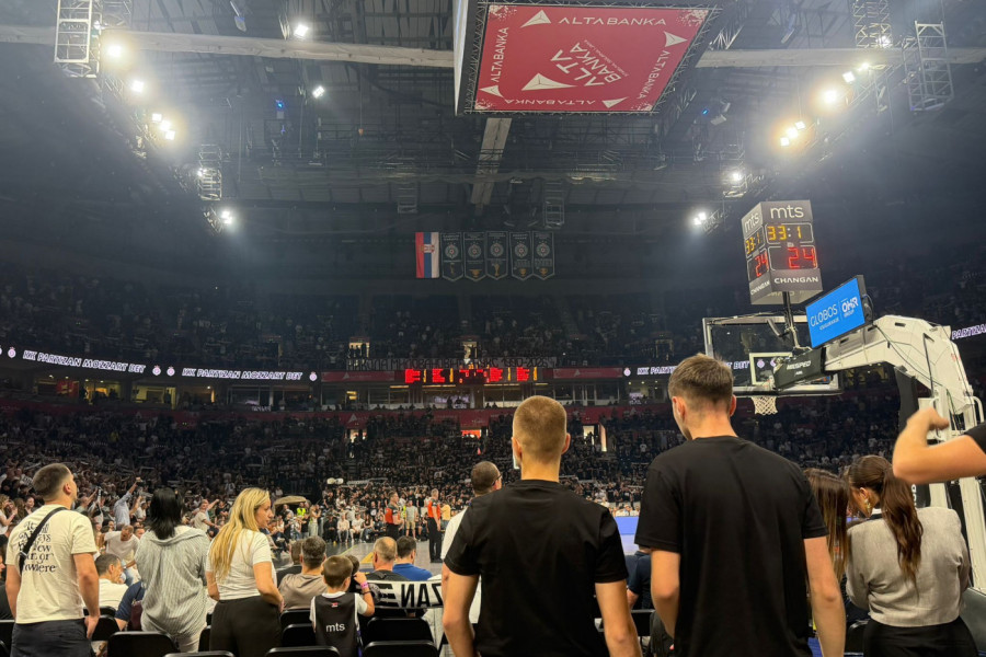EMOTIVNE SCENE IZ ARENE! Partizan se oprostio od Avdića - prizor koji slama srca (VIDEO, FOTO)