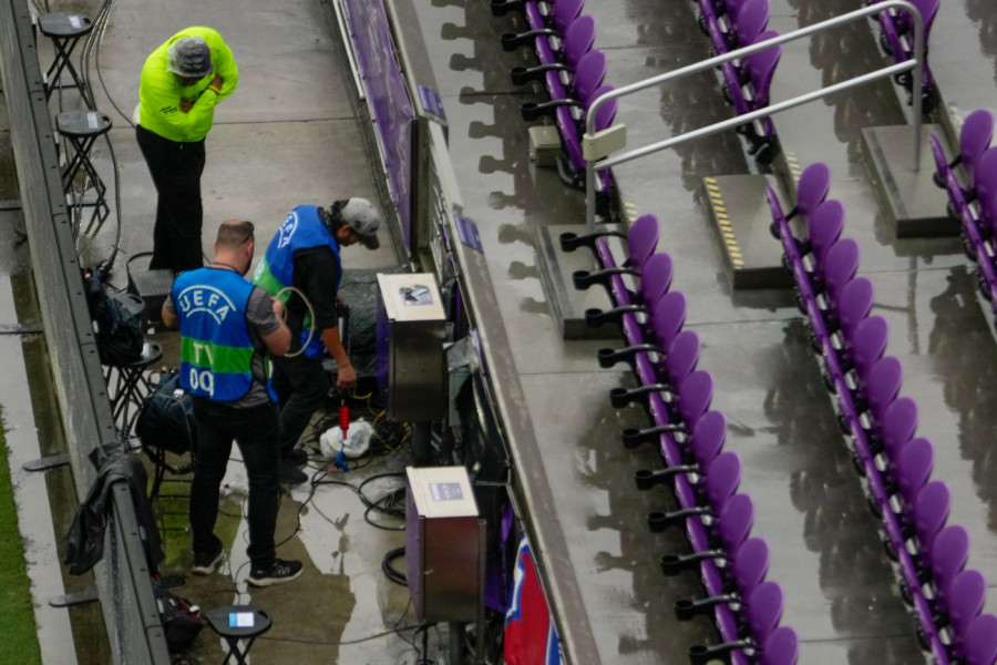 ENGLESKA U NEVERICI: Zbog nestvarnih scena u Orlandu odložen poslednji test Engleza pred Svetsko prvenstvo u fudbalu 2026 (FOTO)