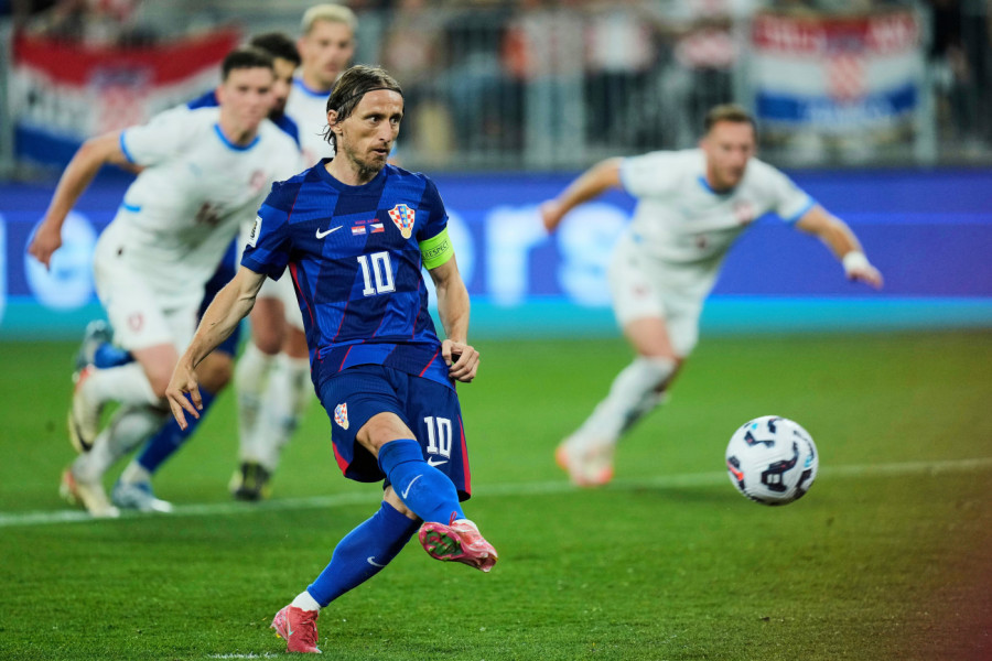 HRVATI SPREMNI ZA SP! Modrić glavna zvezda - imao je posebnu posetu! (VIDEO)
