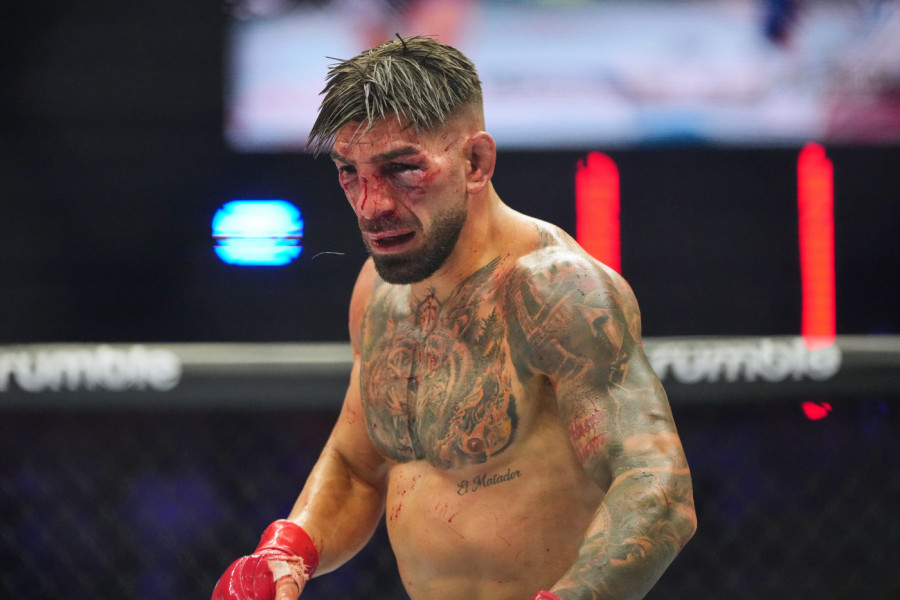 ILIJA NIJE MOGAO DA STOJI! Pogledajte u čemu su Topuriju morali da iznesu iz Bele kuće posle poraza na UFC! (FOTO)