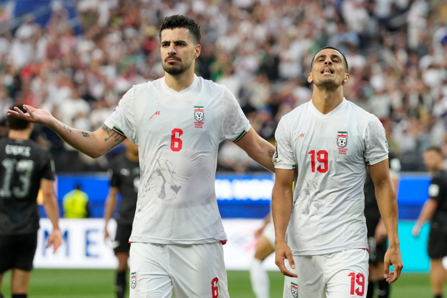 HAOS PRE MEČA! Zvižduci za vreme himne (VIDEO)