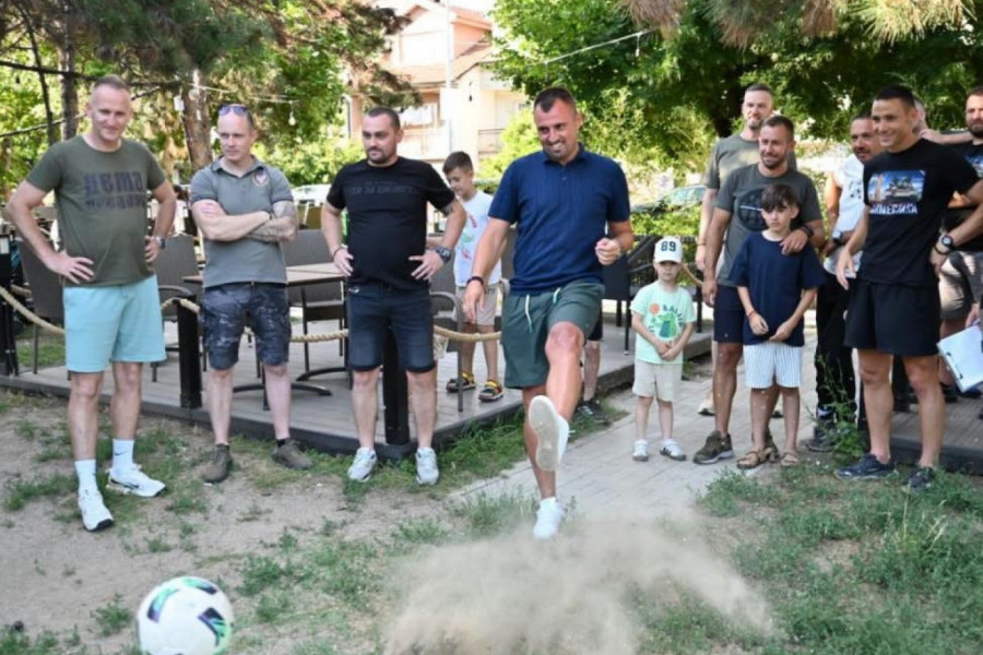 KRSTIČIĆ I PLAVŠIĆ ŠUTIRALI ZA KOSMET: Održan humanitarni turnir u Borči