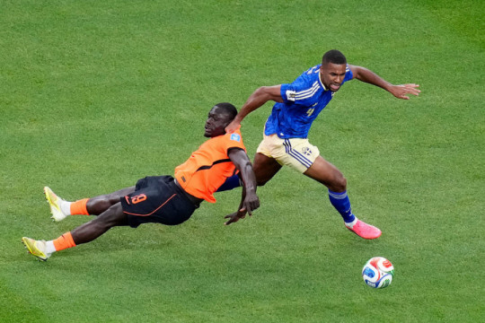 HOLANDIJA - ŠVEDSKA: Gol za golom! Nestvaran start utakmice! (VIDEO)