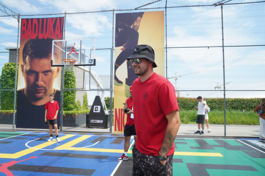 NIJE SAMO DONČIĆ! Još dve NBA zvezde stigle u Beograd - ovacije za čuvene košarkaše na Kalemegdanu! (FOTO)