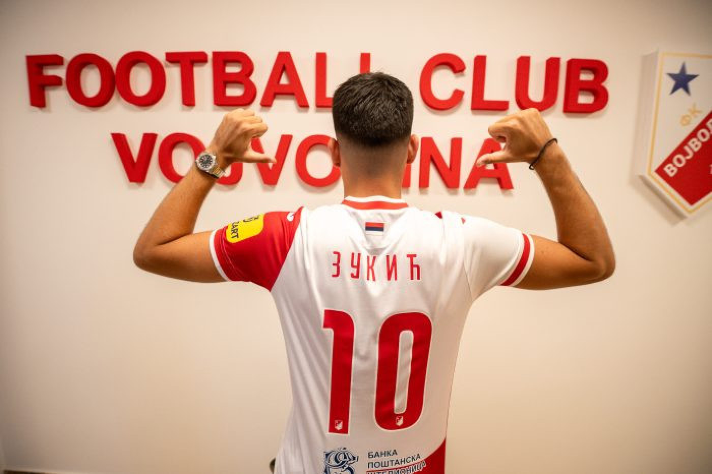 Dejan Zukić dobio ovacije na Karađorđu