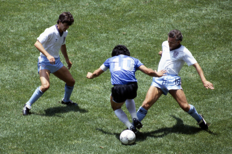 "BOŽJA RUKA" i "GOL VEKA" SLAVE 40. ROĐENDAN: Na današnji dan je Maradona postigao dva najpoznatija gola u istoriji Svetskog prvenstva!