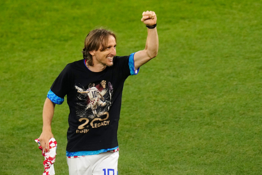 LUKA MODRIĆ IZNENADIO MNOGE: Zvanično je! Evo gde kapiten Hrvatske nastavlja karijeru (VIDEO)