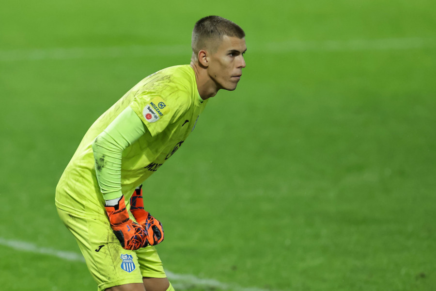 GOTOVO! Zvezda prodala golmana - poznato i koliko će zaraditi!