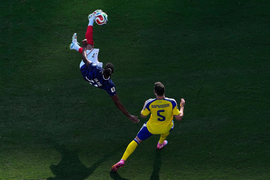 FRANCUSKA - ŠVEDSKA: Gol! Ali, šta se sve dešava na ovom meču?! (VIDEO)
