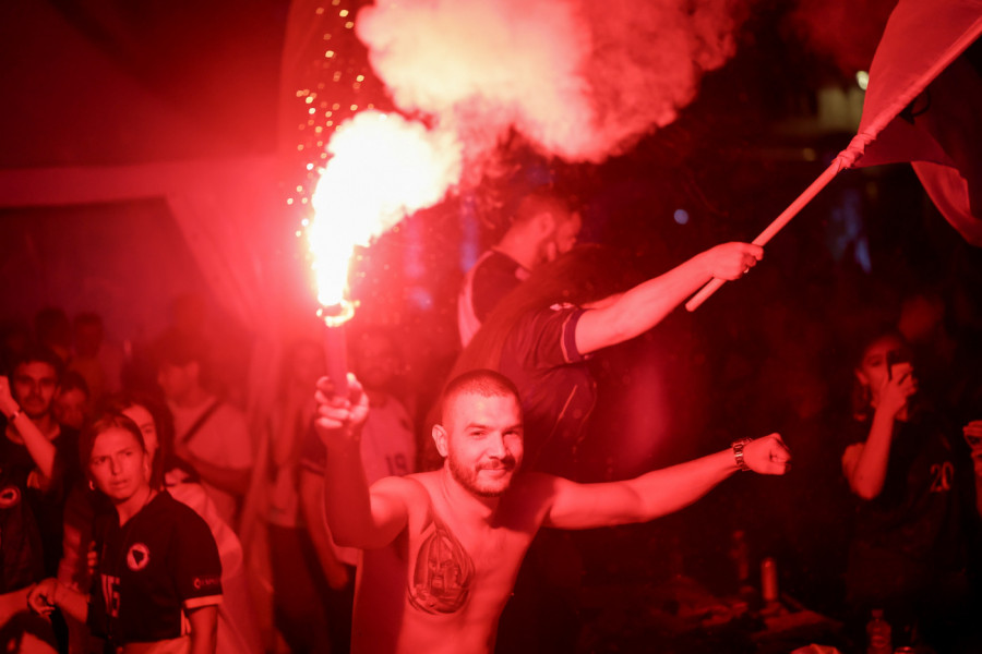 GORI SARAJEVO UOČI MEČA VEKA: Bosanci napravili spektakl - pogledajte kako prate istorijski susret na Svetskom prvenstvu (VIDEO)
