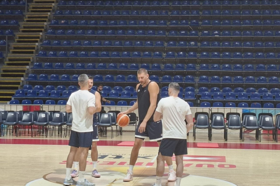 BOSANCE ČEKA PAKAO U PIONIRU: Pogledajte šta su pred meč radili Jokić i Jović (VIDEO)