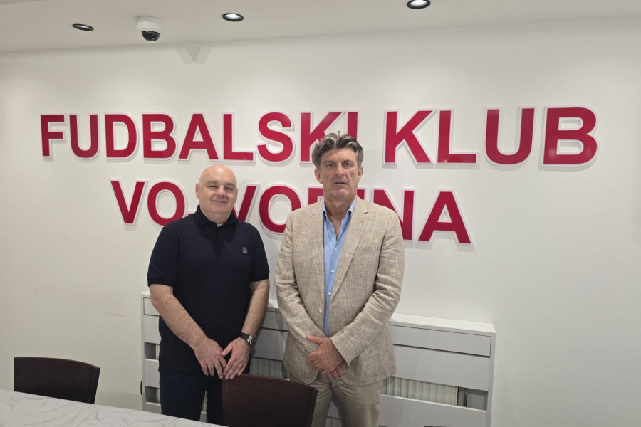 PODRŠKA ZA FK VOJVODINA! Dragan Simović najavio spektakl između Voše i Ferencvaroša i pohvalio Novosađane: Na ovim prostorima to se retko viđa!