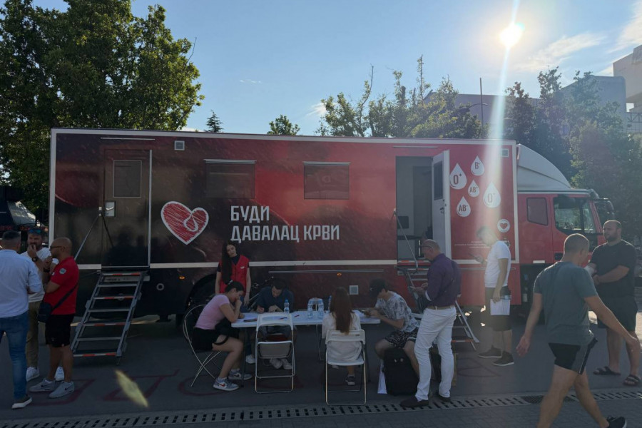 HUMANOST NA DELU: Fudbaleri Vojvodine i Novosađani zajedno u akciji dobrovoljnog davanja krvi! (VIDEO)