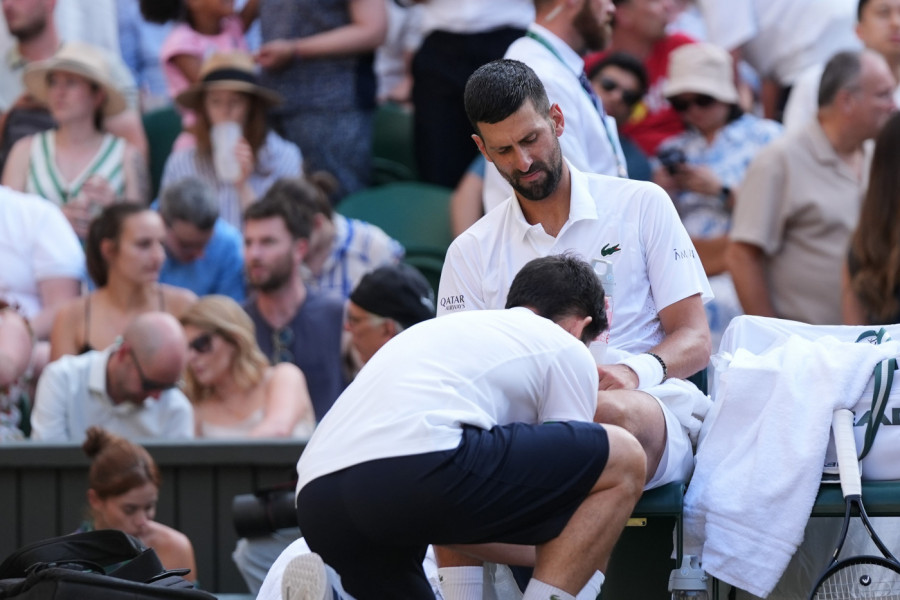 NOVAK ĐOKOVIĆ SE POVREDIO PRED MEČ SA SINEROM?! Ovaj detalj sa današnjeg treninga je zabrinuo njegove navijače (VIDEO)