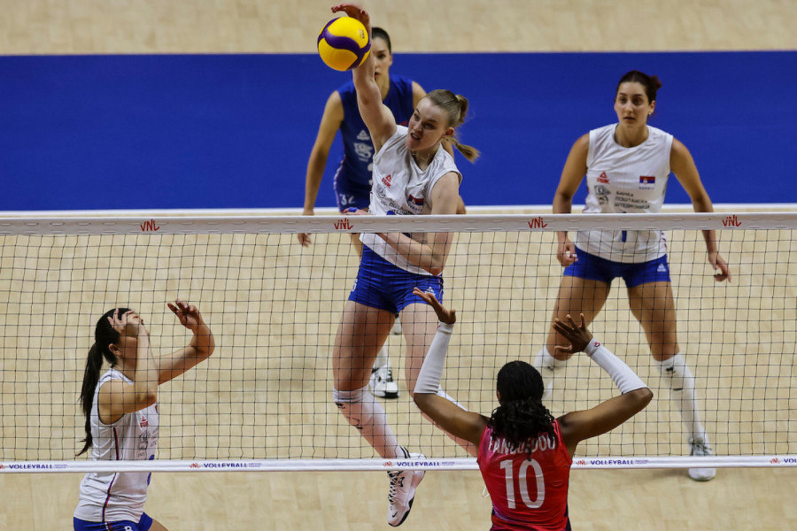 SRBIJA - FRANCUSKA: Naše devojke posustale - rivalke smanjile!