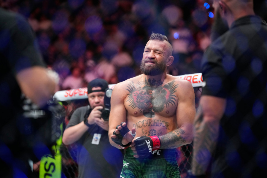ŠEPAJUĆI POBEGAO IZ DVORANE! Konor Mekgregor nije hteo ni da se presvuče - MMA FANOVI U ŠOKU (VIDEO)