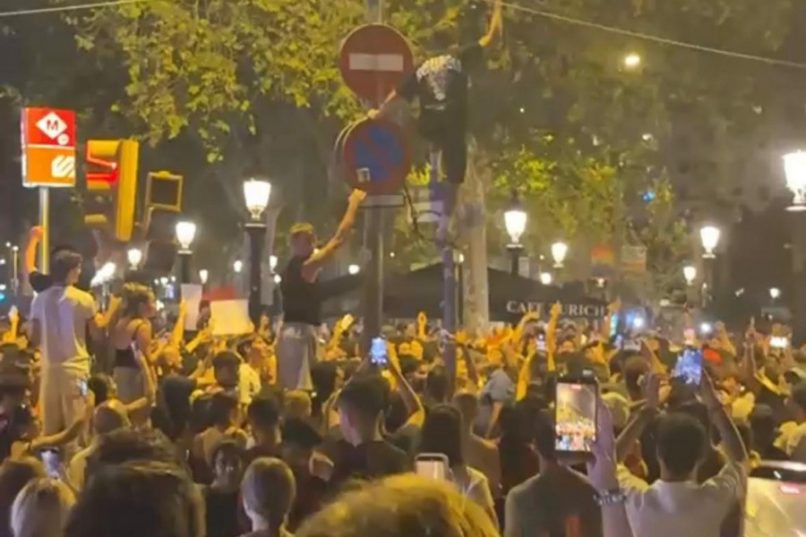 "GORI" BARSELONA! Pogledajte kako Španci na ulicama slave plasman u finale Svetskog prvenstva (VIDEO)