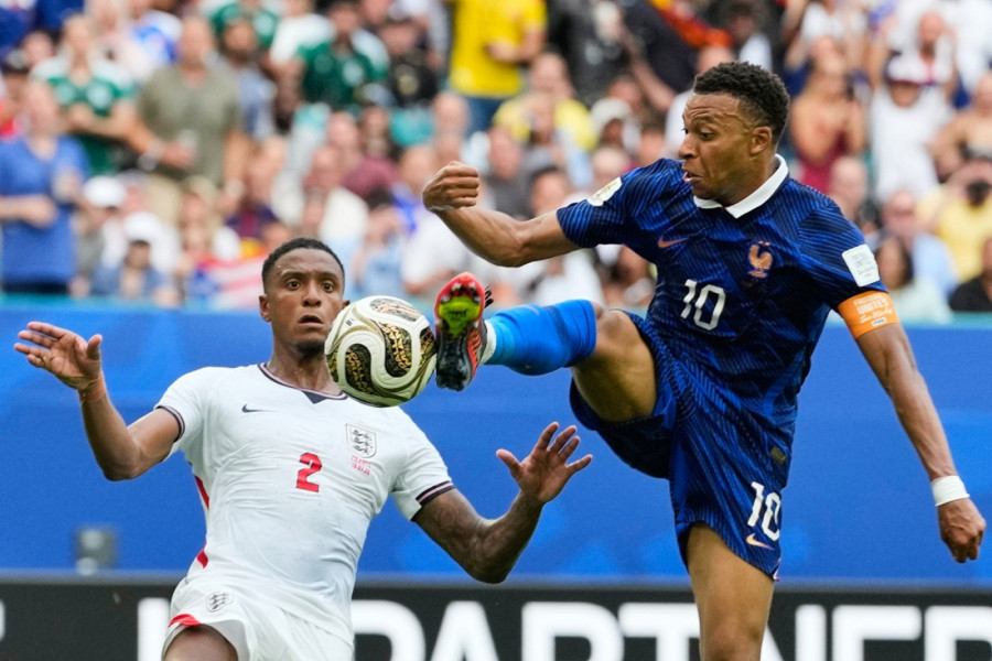 MBAPE BACIO RUKAVICU MESIJU! Partija za pamćenje ga približila nagradi - čeka se odgovor! (VIDEO)