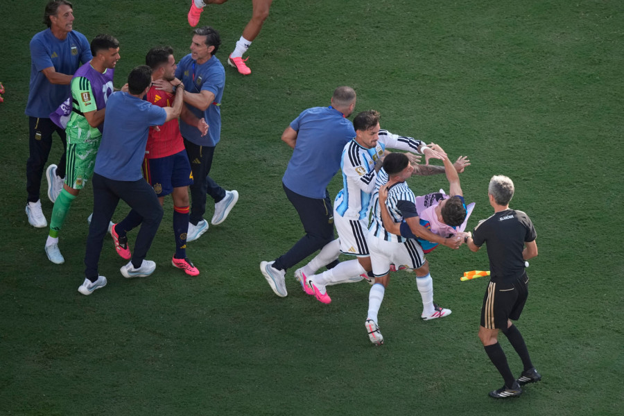 ARGENTINA U ŠOKU! FIFA izrekla drakonske kazne za haos i tuču na kraju Svetskog prvenstva, ovo se NE PAMTI!