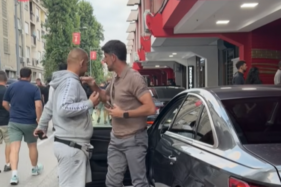 STIGAO JE I SELEKTOR: Veljko Paunović bodri Vojvodinu protiv Ajaksa - tu su i Radujko, Rastavac... (VIDEO)