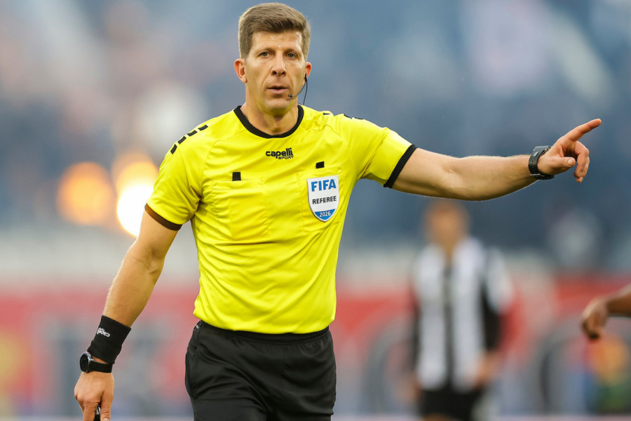 SRPSKI SUDIJA PRISUSTVOVAO SPEKTAKLU! Simović bio glavni arbitar na utakmici gde je viđeno pet golova!