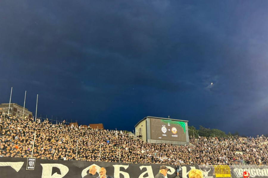 GROBARI POLOŽILI ISPIT: Navijači Partizana ispunili tribine protiv poluamaterske ekipe! (FOTO)