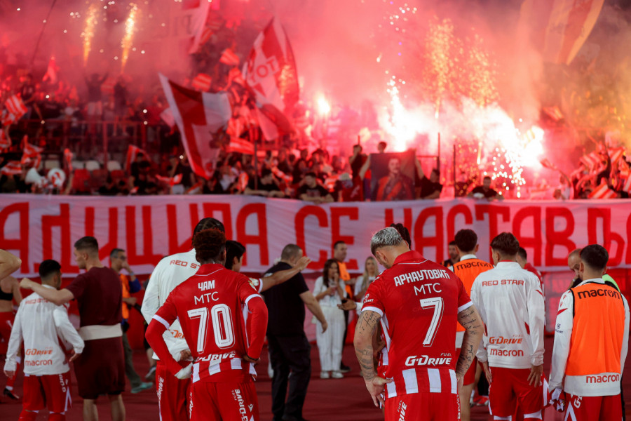 A KADA SE ZAVRŠILO ZVEZDA - VOJVODINA.... "Delije" pozvale fudbalere pred severa, a tamo - OVO! (VIDEO)