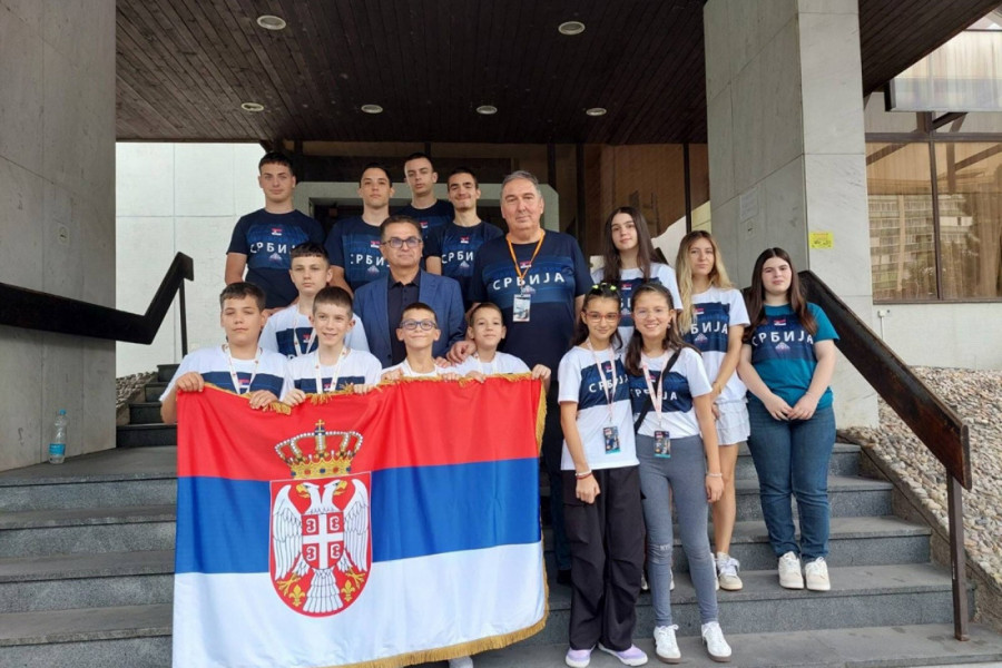PRUŽIO PODRŠKU! Ambasador Vekić posetio mlade šahiste u pohodu na vrh Evrope