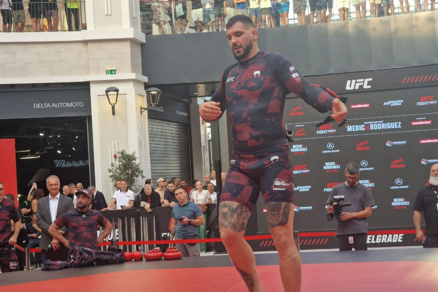 "UZ BOŽJU POMOĆ...": Emotivni Rakić na ivici suza dao jedno obećanje pred UFC spektakl (VIDEO)