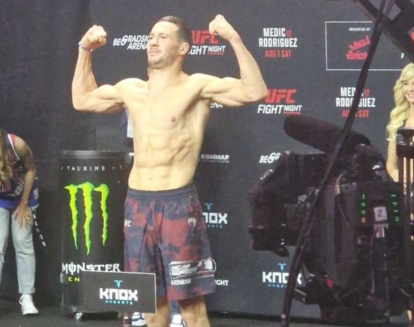 Borislav Nikolić nasmejao sve prisutne na vaganju za UFC!
