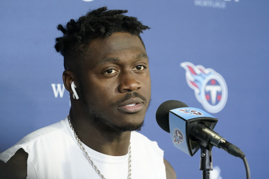 "PALAC JE ISPAO IZ ZGLOBA? NASTAVIŠ DALJE. TAKAV JE SPORT.": Povreda NFL zvezde pred start sezone