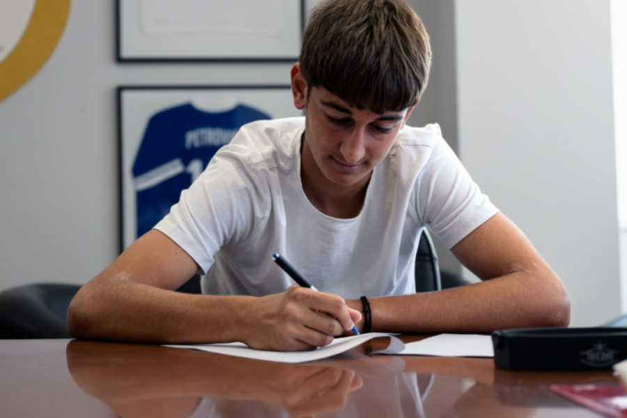 Luka Matijašević i Vasilije Dudić potpisali profesionalne ugovore sa Čukaričkim.