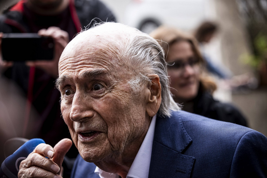 UHAPŠEN ZBOG SKANDALA, SADA "UDARIO" NA INFANTINA! Prva žena u istoriji na čelu FIFA?