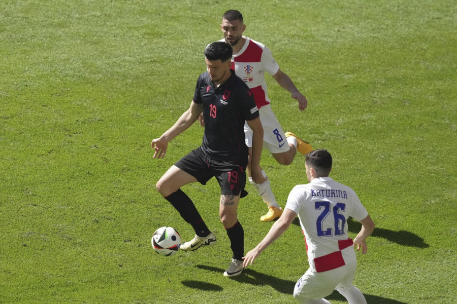 BRAVO, BRAĆO RUSI! Spartak hteo albanskog provokatora koji vređa Srbe - Zvezdina braća sve stopirala!