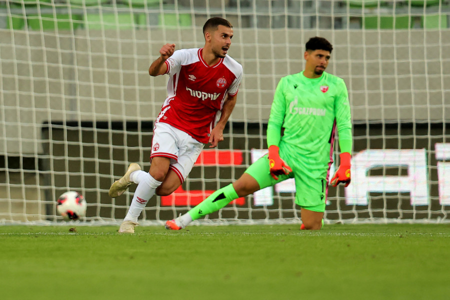 OVAKAV KIKS SE NE PRAŠTA! Pogledajte grešku i gol kojim je Hapoel poveo protiv Zvezde (VIDEO)