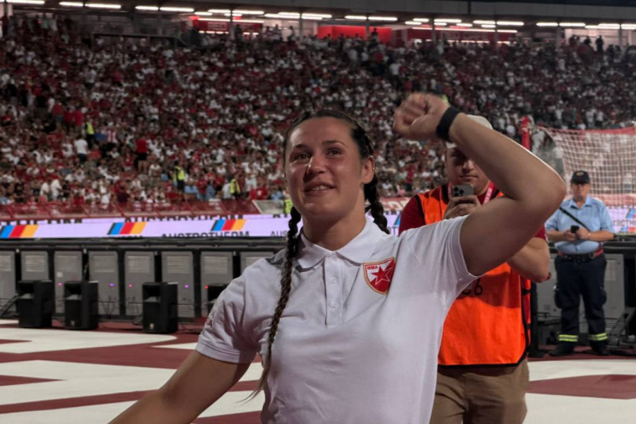 DELIJE POZDRAVILE UFC BORKINJU! Nikolija nedavno oduševila celu planetu, a sada se pojavila pred severom (FOTO GALERIJA)