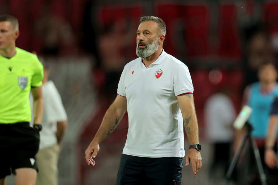 "NE BIH ŠIRIO VIŠE!" Sakić zamenio Stankovića na klupi,  pa poručio posle debakla:  Mogu samo da kažem...