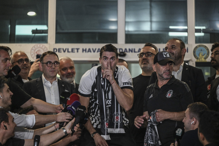 BEŠIKTAŠ SVE OTKRIO: Evo kolika će biti plata Dušana Vlahovića!