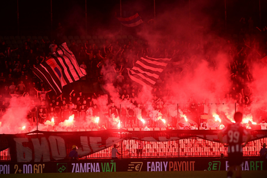 GROBARI POZVALI IGRAČE: Emotivne scene u Humskoj nakon poraza (VIDEO)
